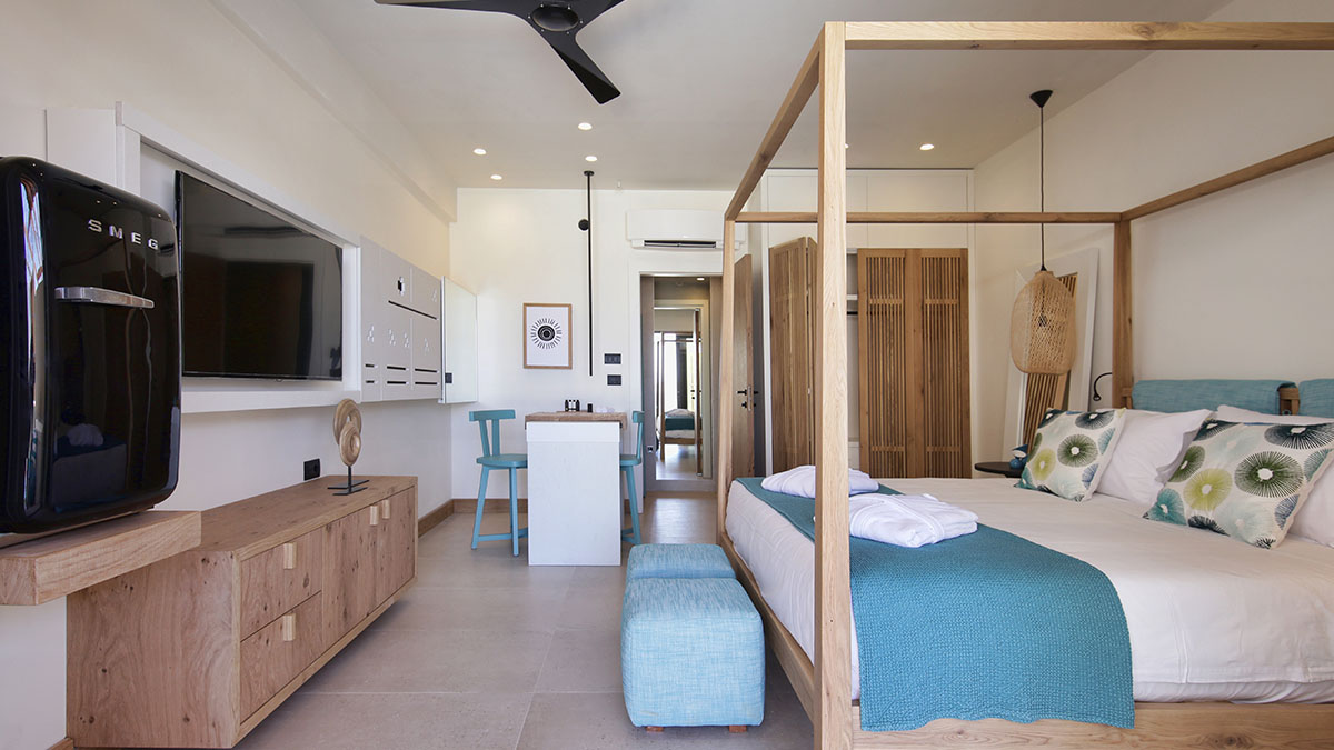 Upbeat Retreat Pool View with Plunge Pool for Single Use